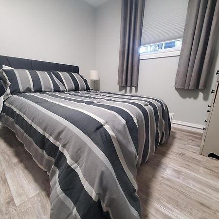 Modern Private 1Br Apt. W/Free Prkg + Fast Wi-Fi Sault Ste. Marie Ngoại thất bức ảnh