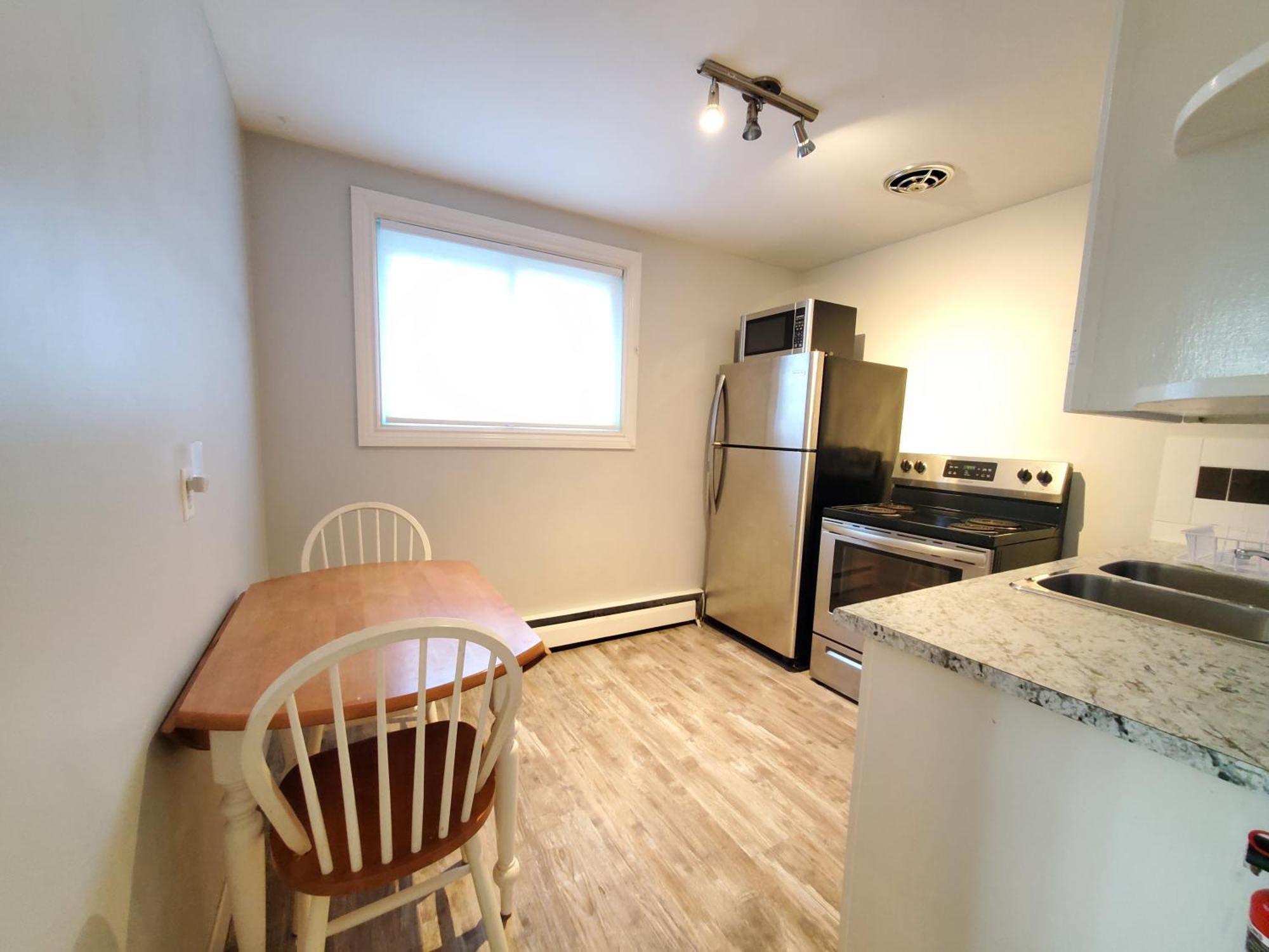 Modern Private 1Br Apt. W/Free Prkg + Fast Wi-Fi Sault Ste. Marie Ngoại thất bức ảnh